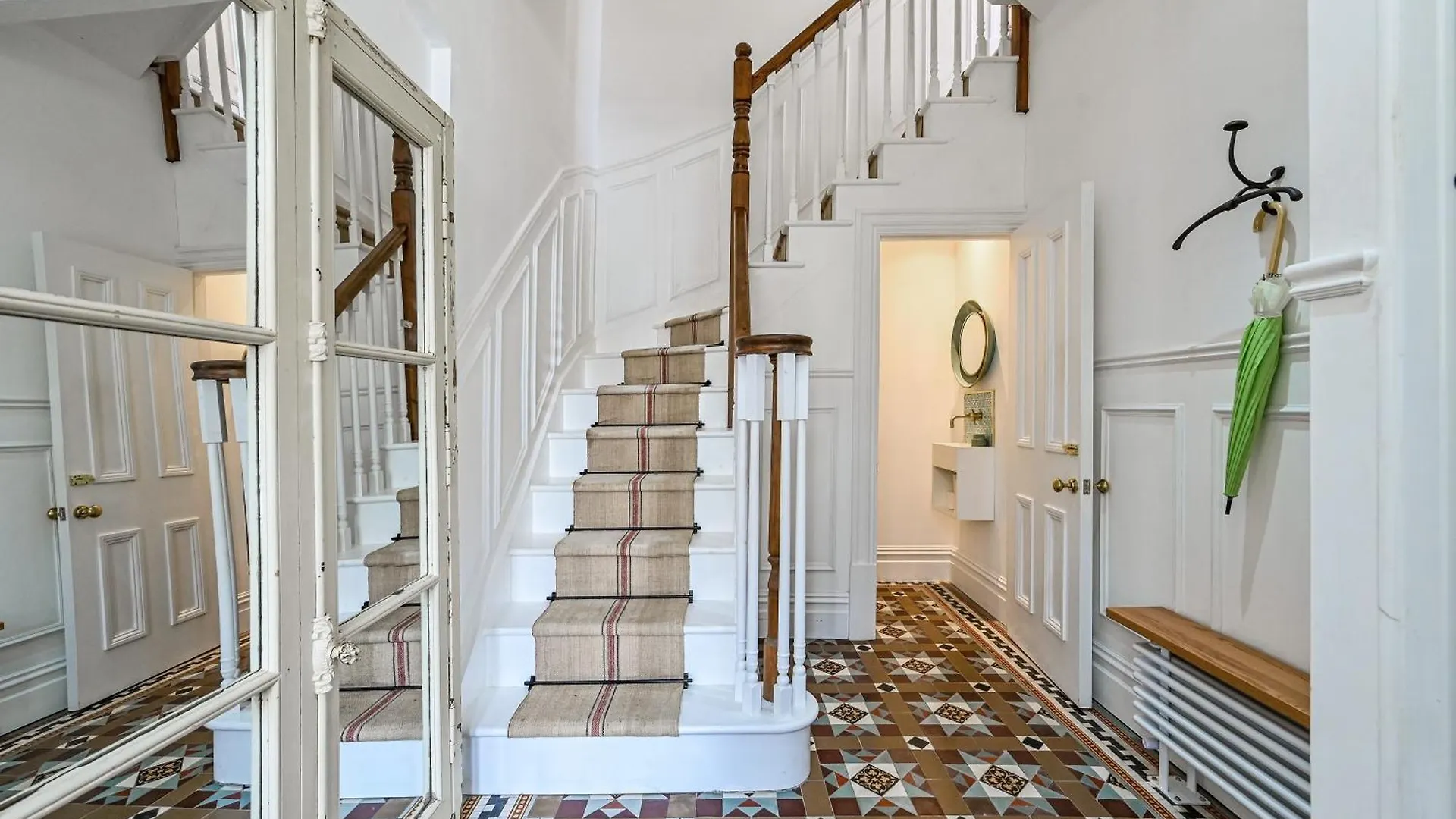 Stunning Four Bedroom Cardiff House 0*,