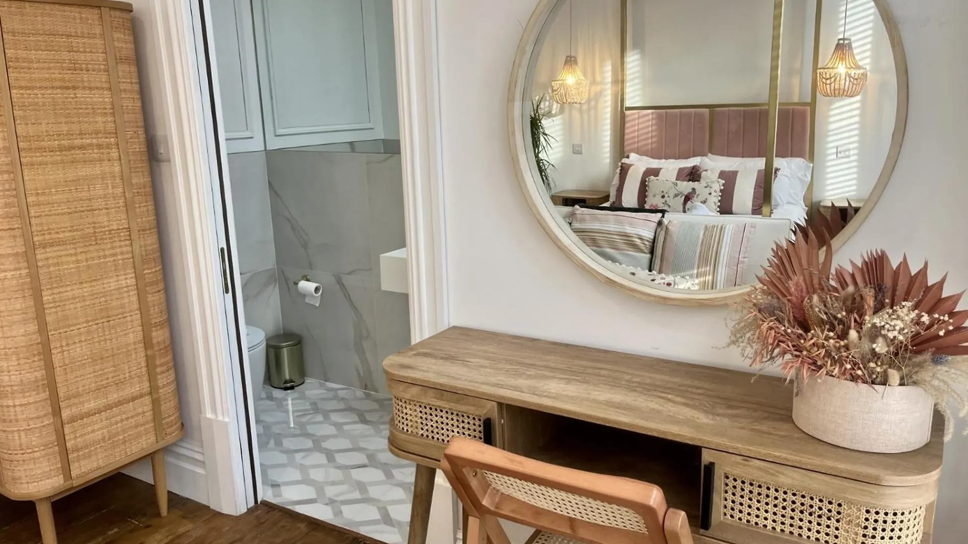 Stunning Four Bedroom Cardiff House 0*,  United Kingdom