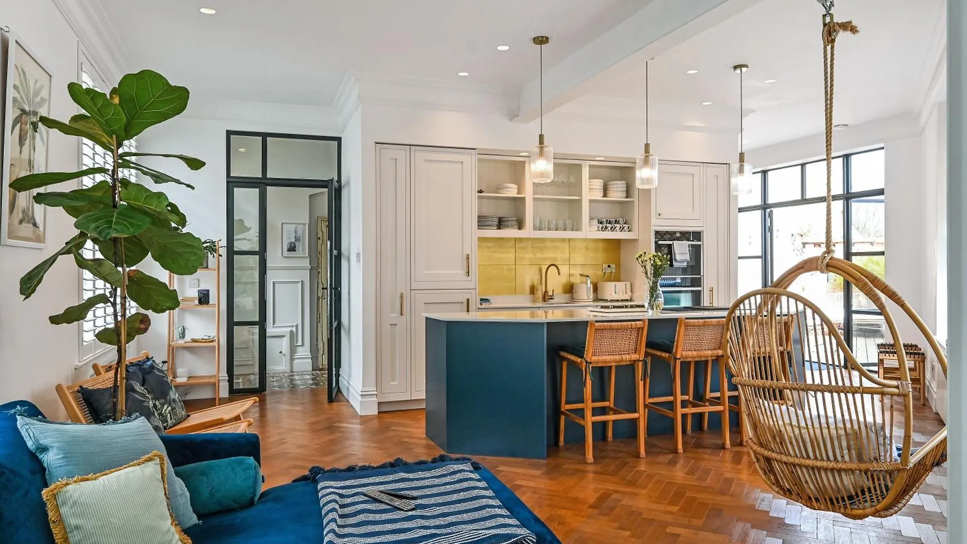Stunning Four Bedroom Cardiff House 영국