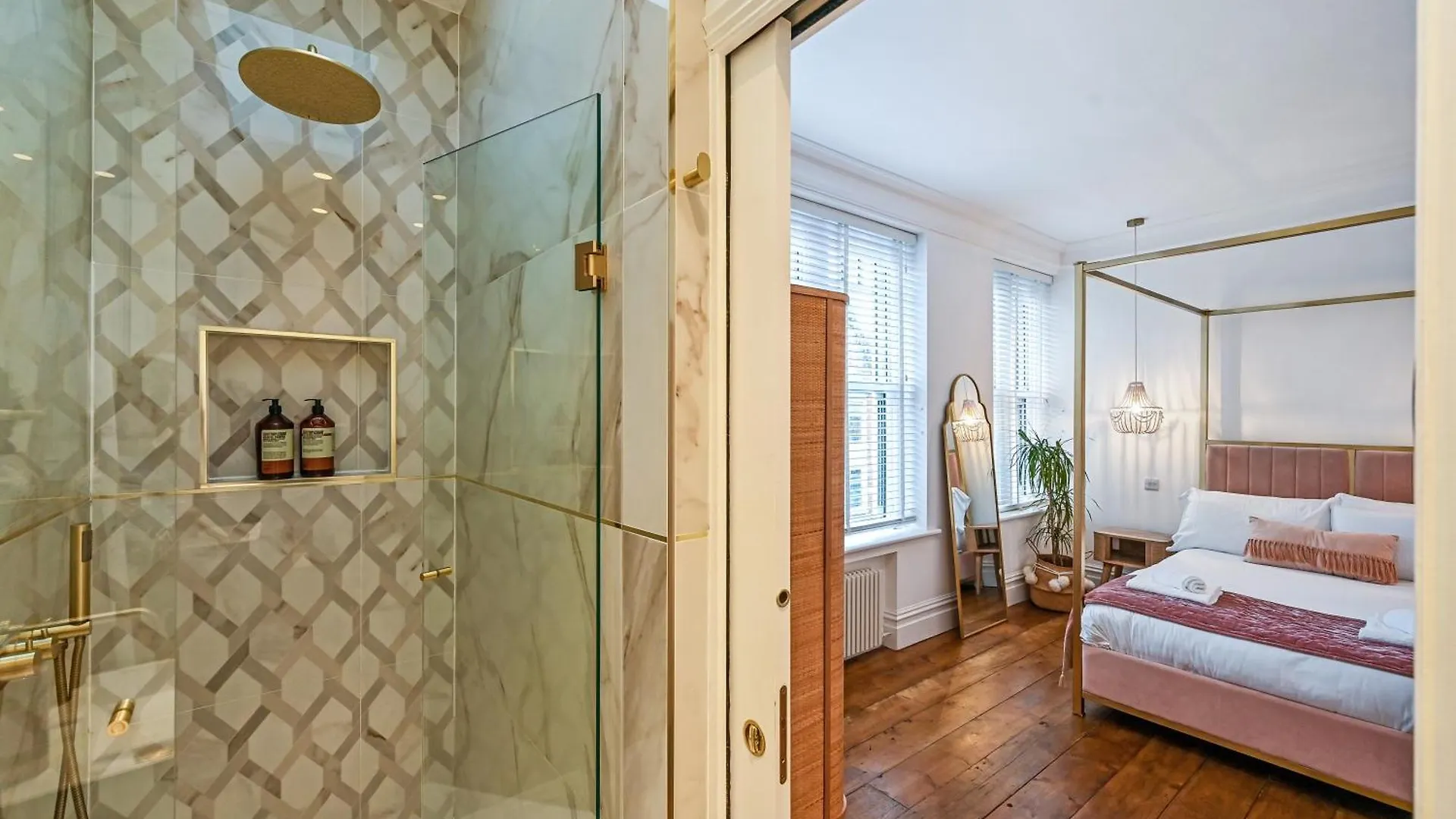 펜션 Stunning Four Bedroom Cardiff House